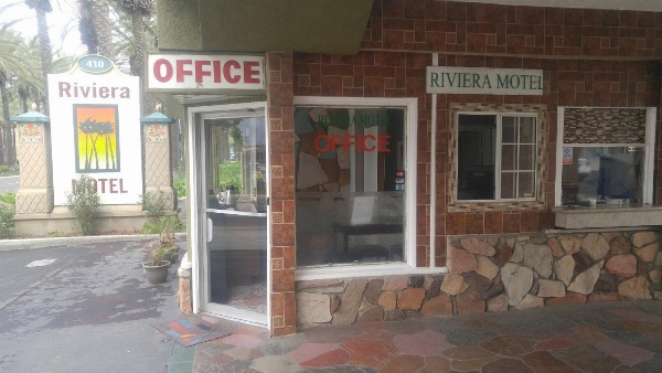 Riviera Motel image 4